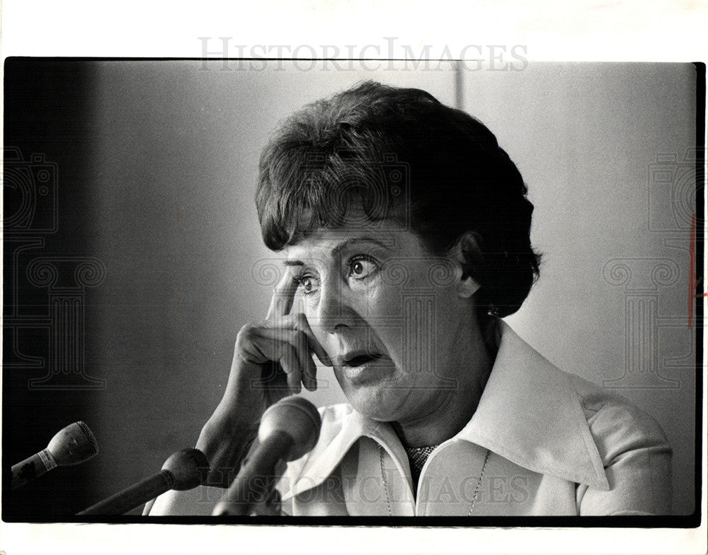 1975 Press Photo Sylvia Porter - Historic Images