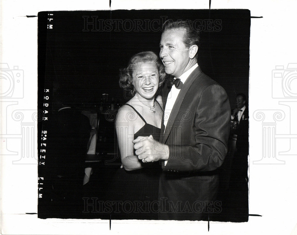 1952 Press Photo Dick Powell June Allyson dance - Historic Images