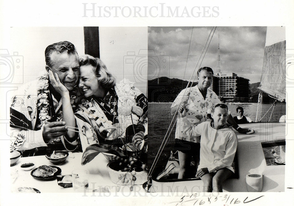 1959 Press Photo Dick Powell With Wife - Historic Images