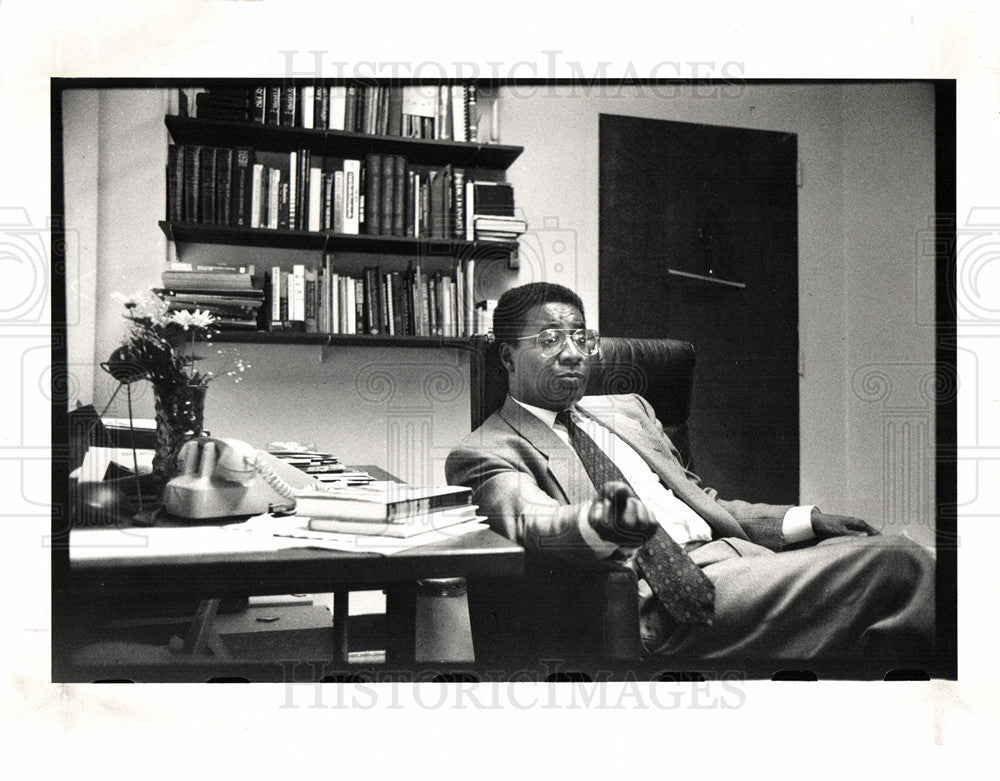 1988 Press Photo Alvin F.Poussaint professor psychiatry - Historic Images