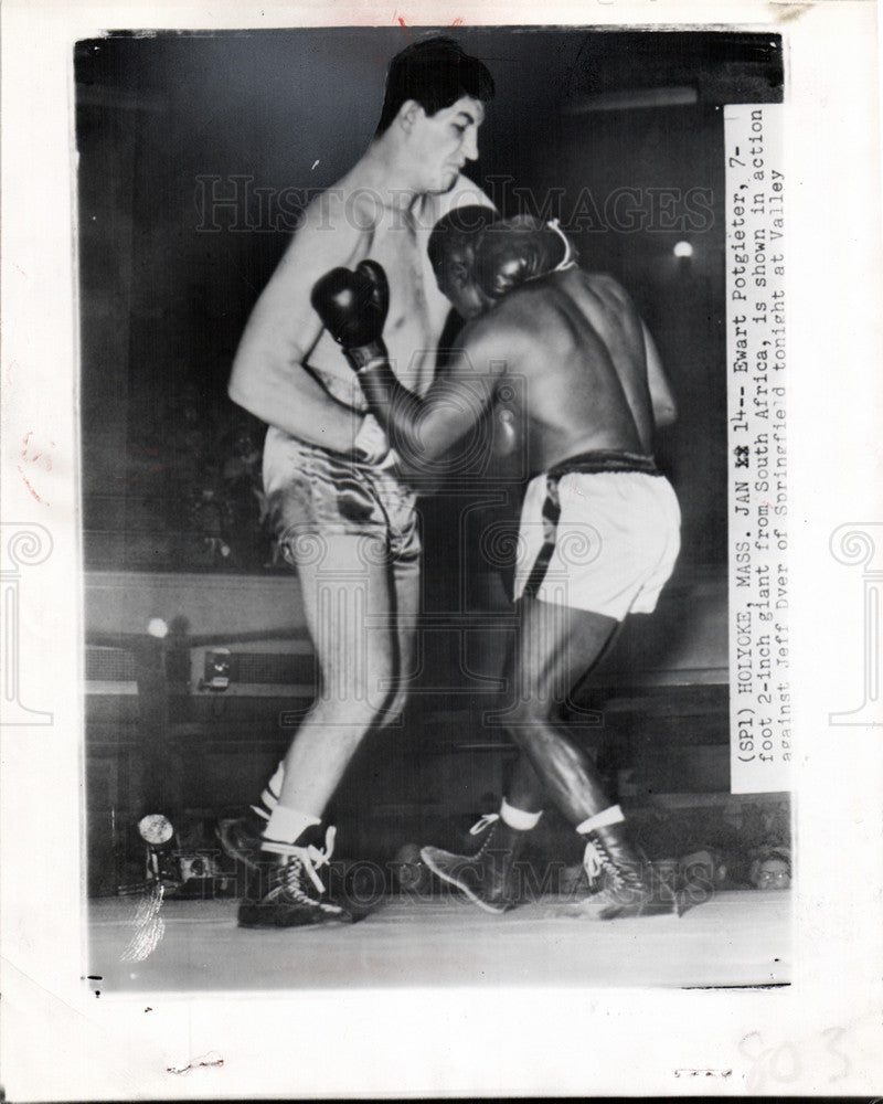 1957 Press Photo Ewart Potgieter Boxer - Historic Images