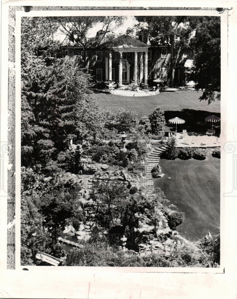 Press Photo Marjorie Post Sequoin trees camellian - Historic Images