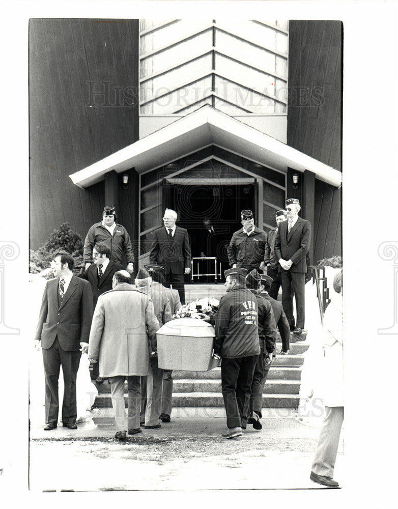 1982 Press Photo First Baptist Church funerals Clare - Historic Images