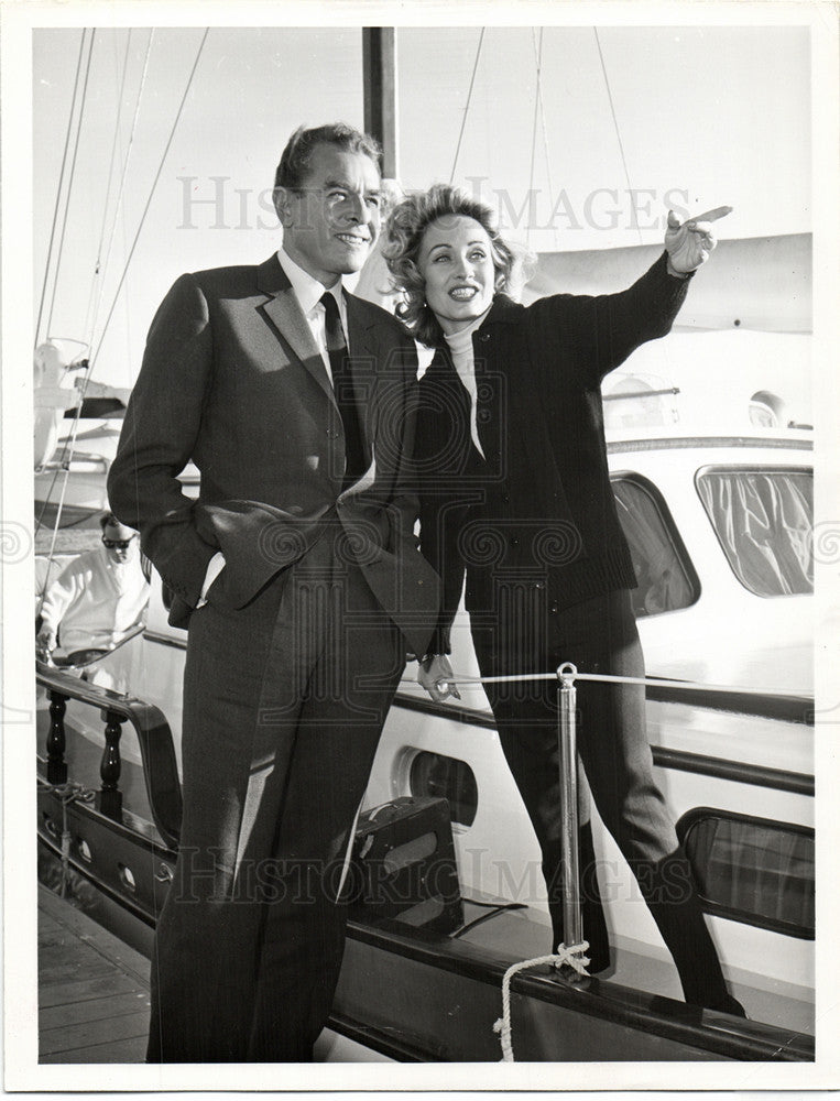 1961 Press Photo JANE POWELL CHARLES COLLINGWOOD - Historic Images