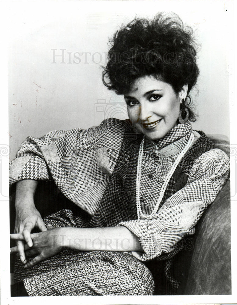 1989 Press Photo Annie Potts CBS Love War actress - Historic Images