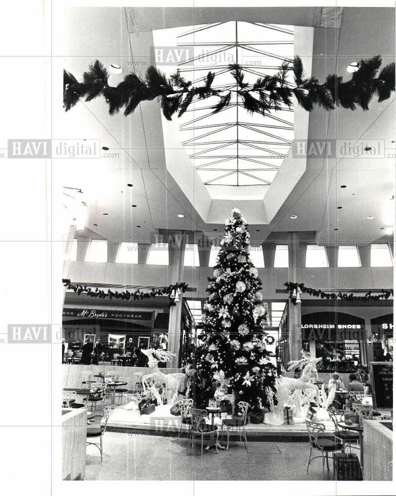 1982 Press Photo Somerset Mall Christmas - Historic Images