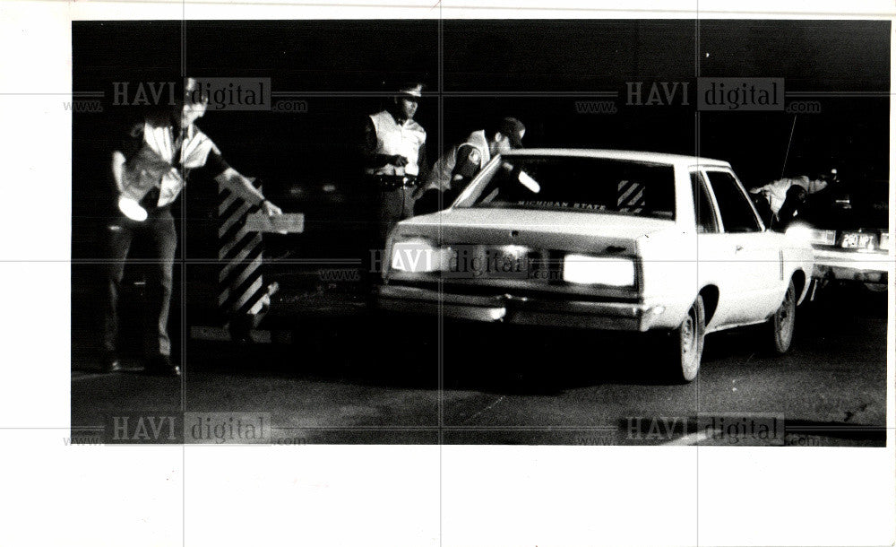 1986 Press Photo Police Check point - Historic Images