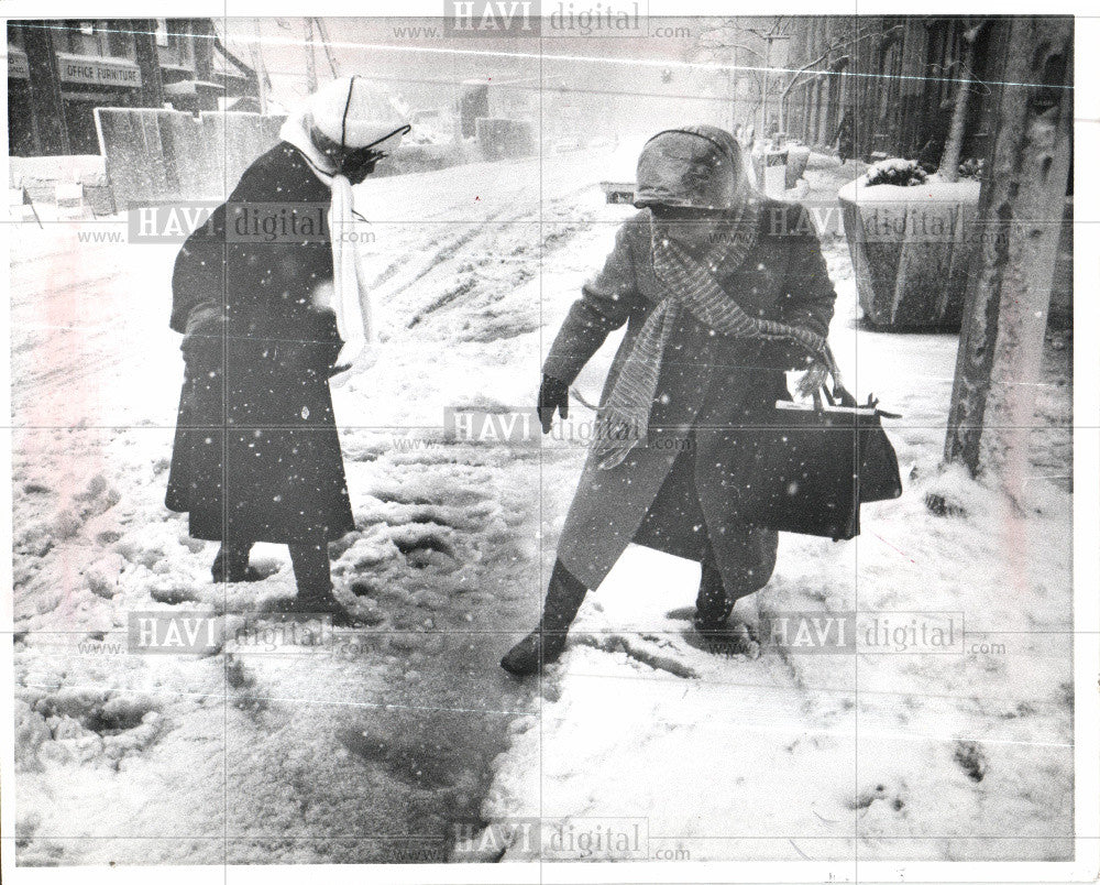1978 Press Photo snowstorm blizzard ice snow pedestrian - Historic Images