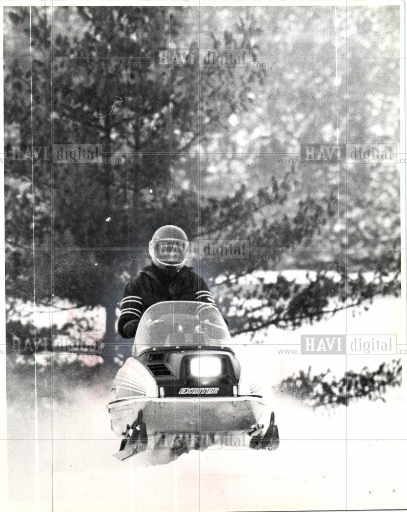 1979 Press Photo Snowmobile vehicle winter travel snow - Historic Images