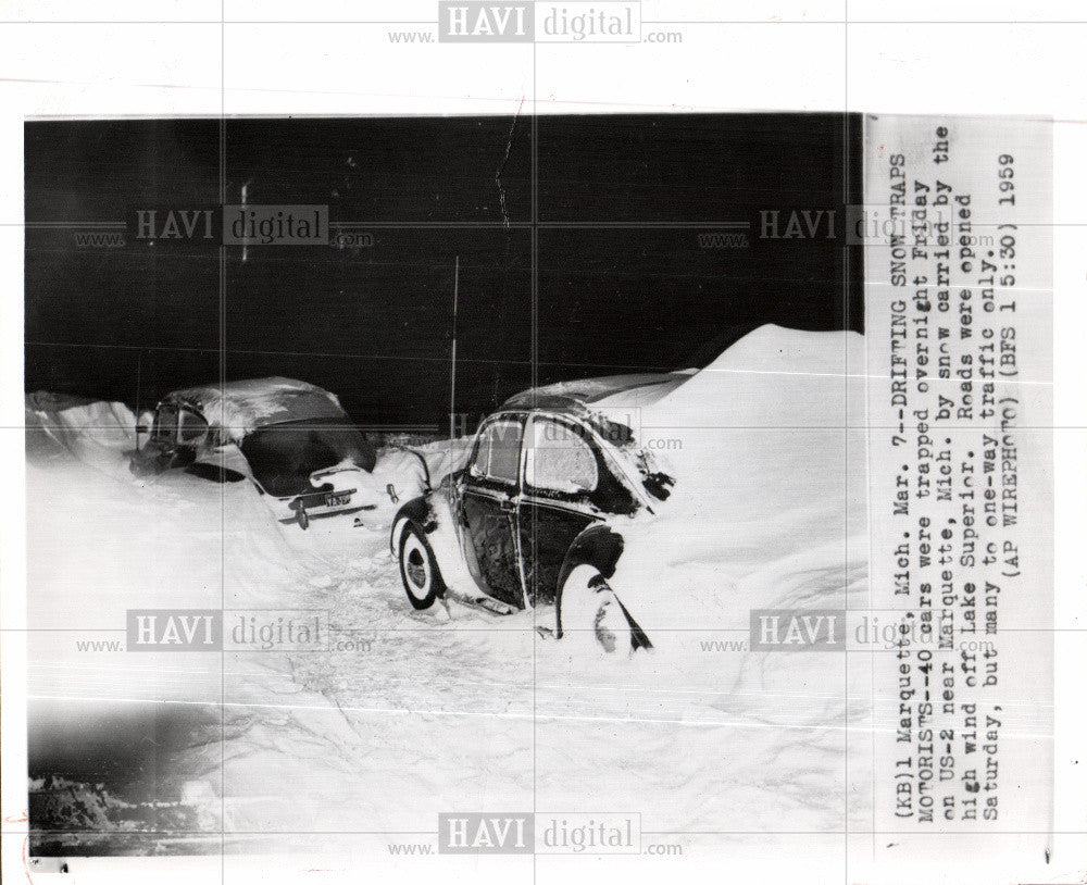 1959 Press Photo Cars trapped on freeway by snowfall - Historic Images