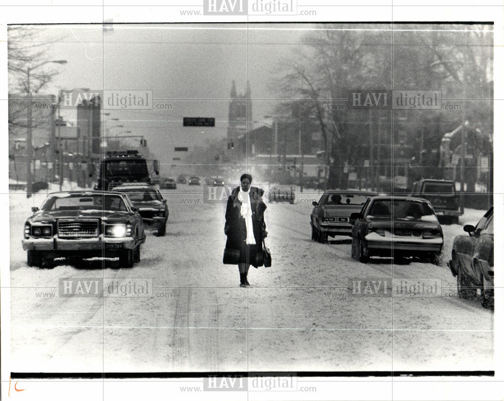 1982 Press Photo Myrtle Smith Woodward Avenue icy - Historic Images