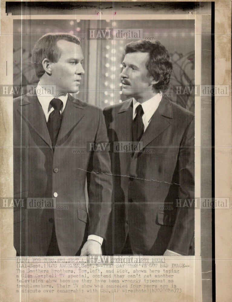 1973 Press Photo Smothers Brothers Glen Campbell TV CBS - Historic Images