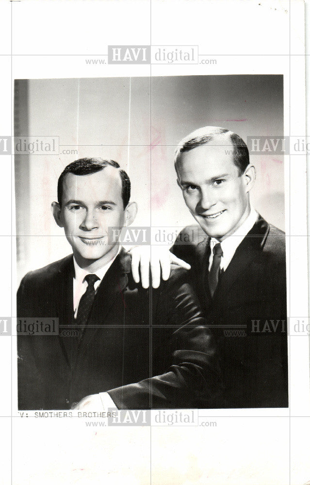 1967 Press Photo Smothers Brothers Thomas Richard - Historic Images