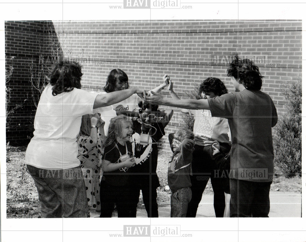 1990 Press Photo Wallace Smith, Chamber Theater - Historic Images