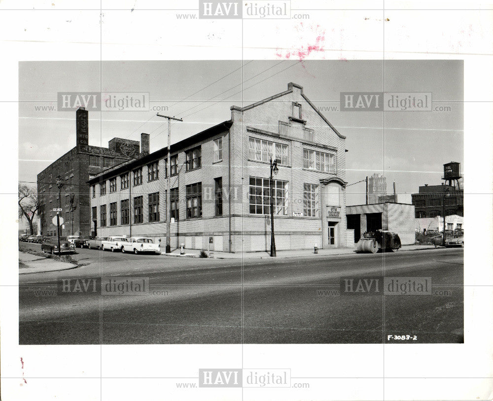 1976 Press Photo old building yellow brick industrial - Historic Images