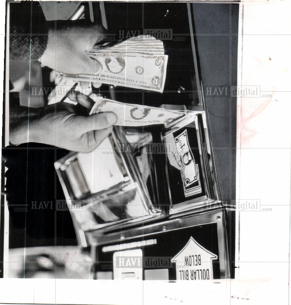 1965 Press Photo Slot machine casino gambling bandits - Historic Images