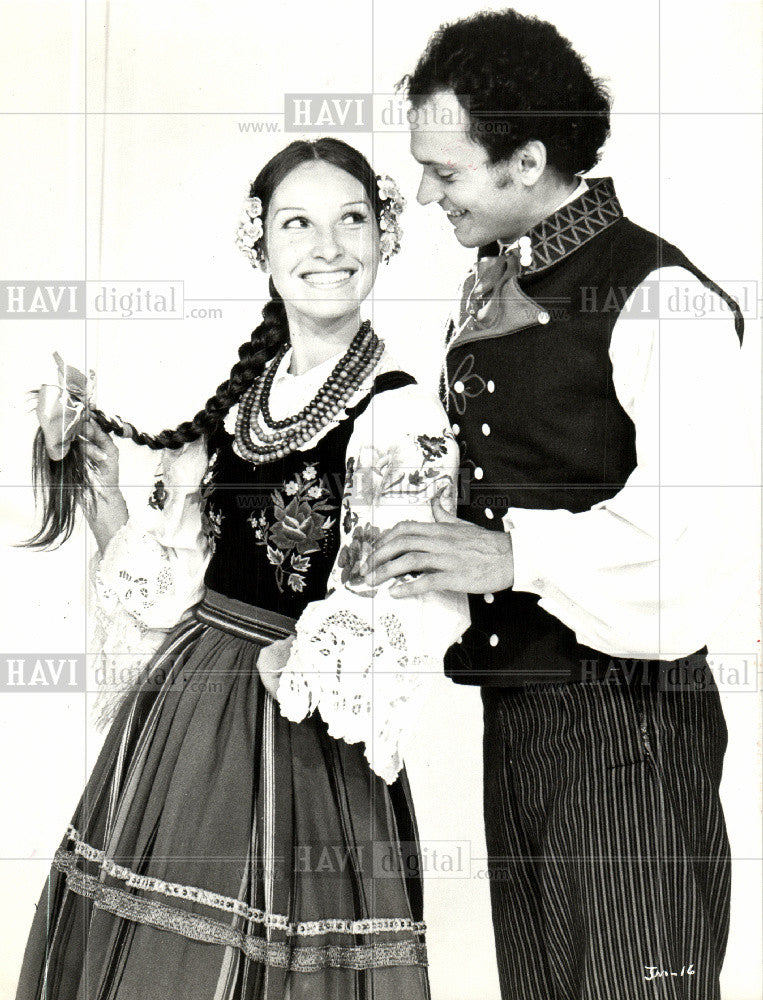 Press Photo Slask Polish Folk Dancers - Historic Images