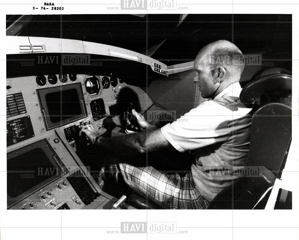 1979 Press Photo Gordon Fullerton space shuttle - Historic Images