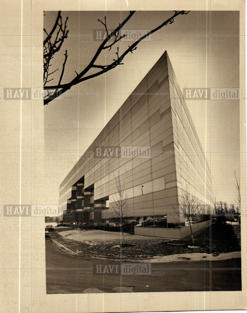 1989 Press Photo Silver Triangle Building Southfield MI - Historic Images