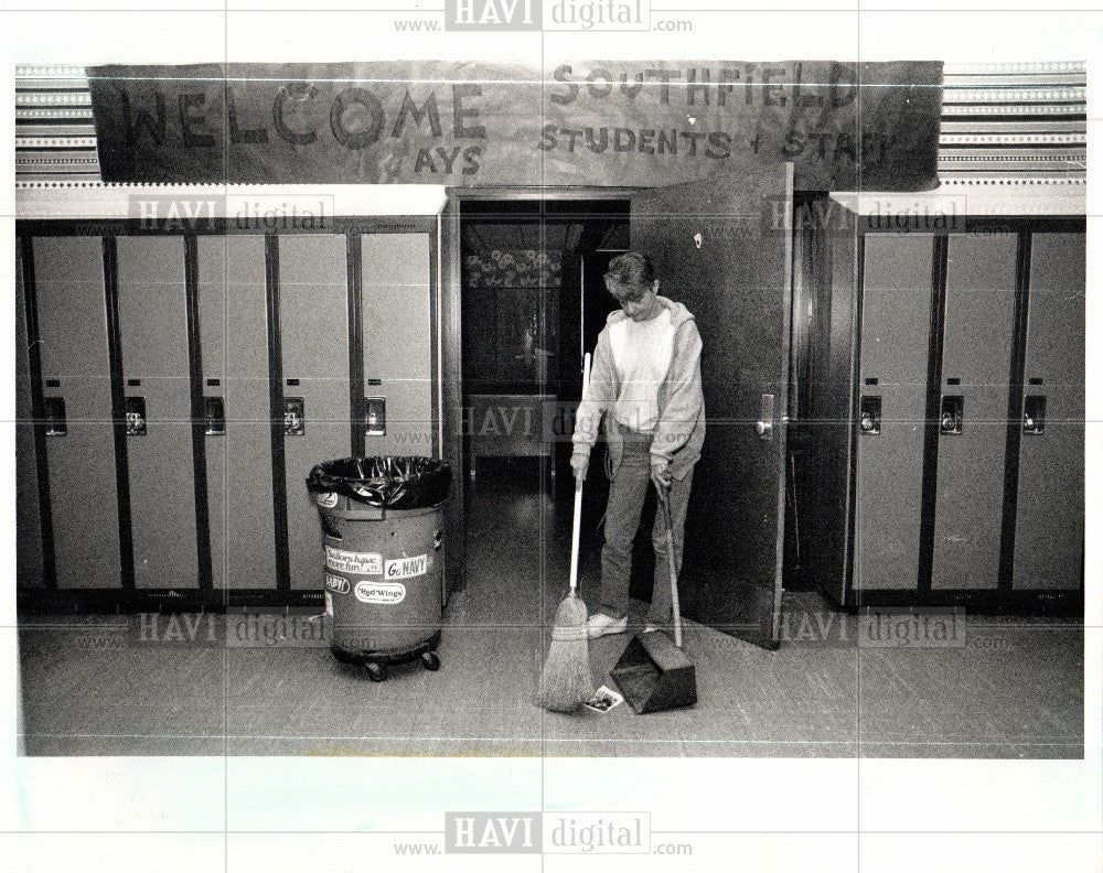 1989 Press Photo Southfield-Lathrup High School - Historic Images