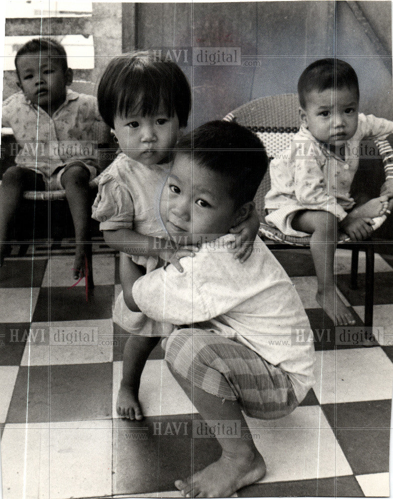 1965 Press Photo Refugee children - Historic Images