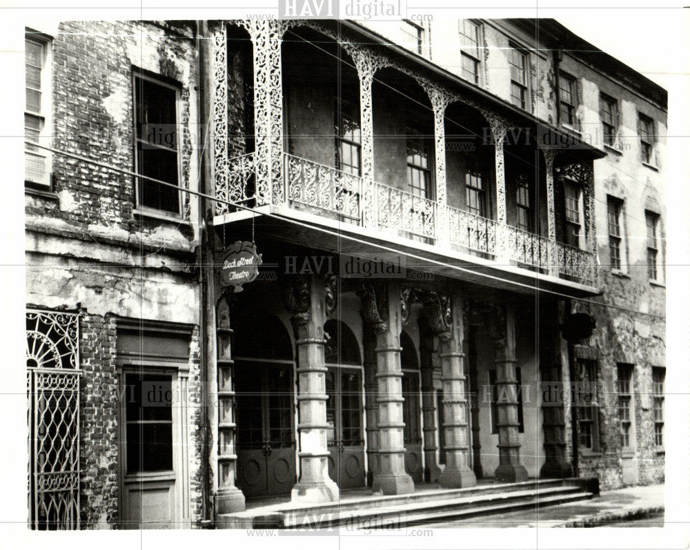 1984 Press Photo Dock Street Theatre hotel Charleston - Historic Images