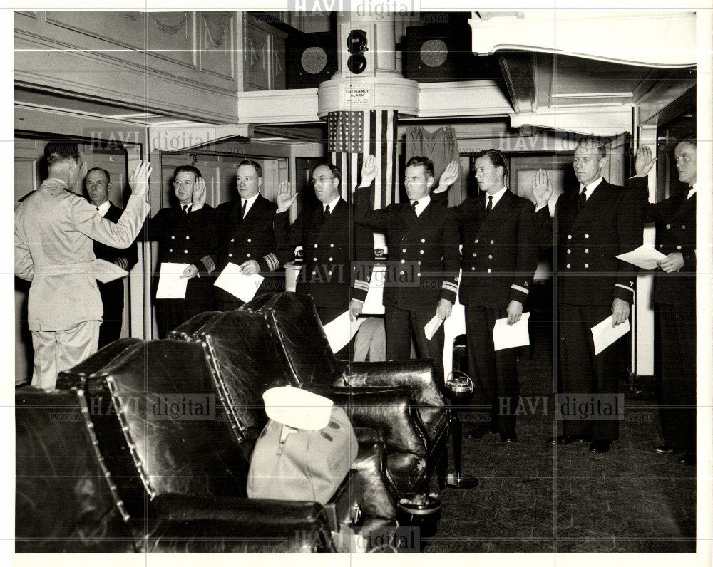 1942 Press Photo Coast Guard oath officers - Historic Images
