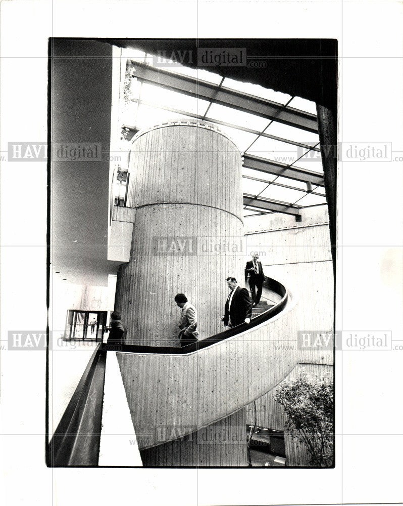 1981 Press Photo Standard Club Renaissance Center stair - Historic Images