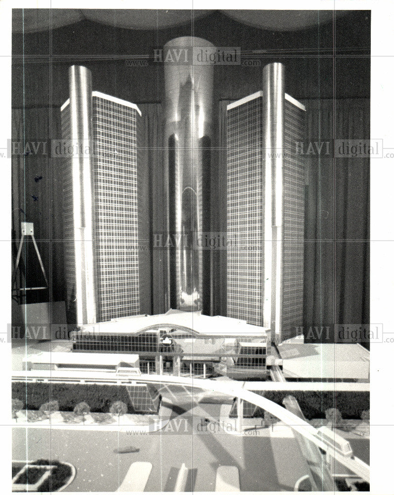 1987 Press Photo renaissance center gm skyscraper model - Historic Images