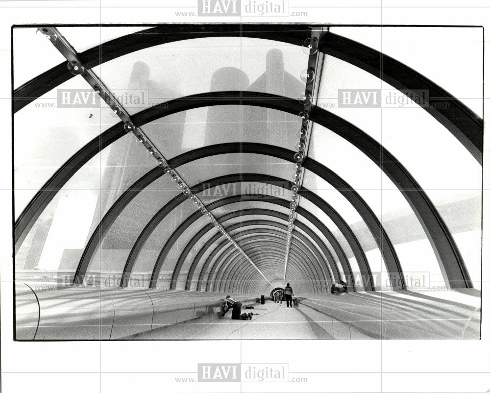 1985 Press Photo Renaissance Center Skywalk - Historic Images