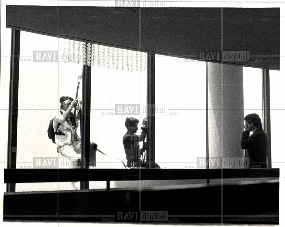 1983 Press Photo Renaissance Center Detroit-Westin - Historic Images