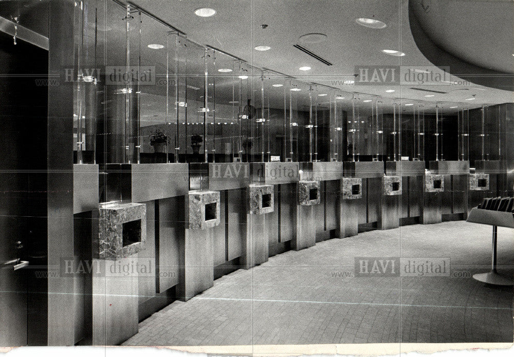 1977 Press Photo Renaissance Center Manufacturers Bank - Historic Images