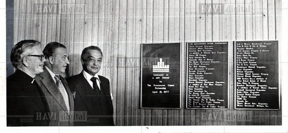 1977 Press Photo Malcom Carroh  University of Detroit - Historic Images