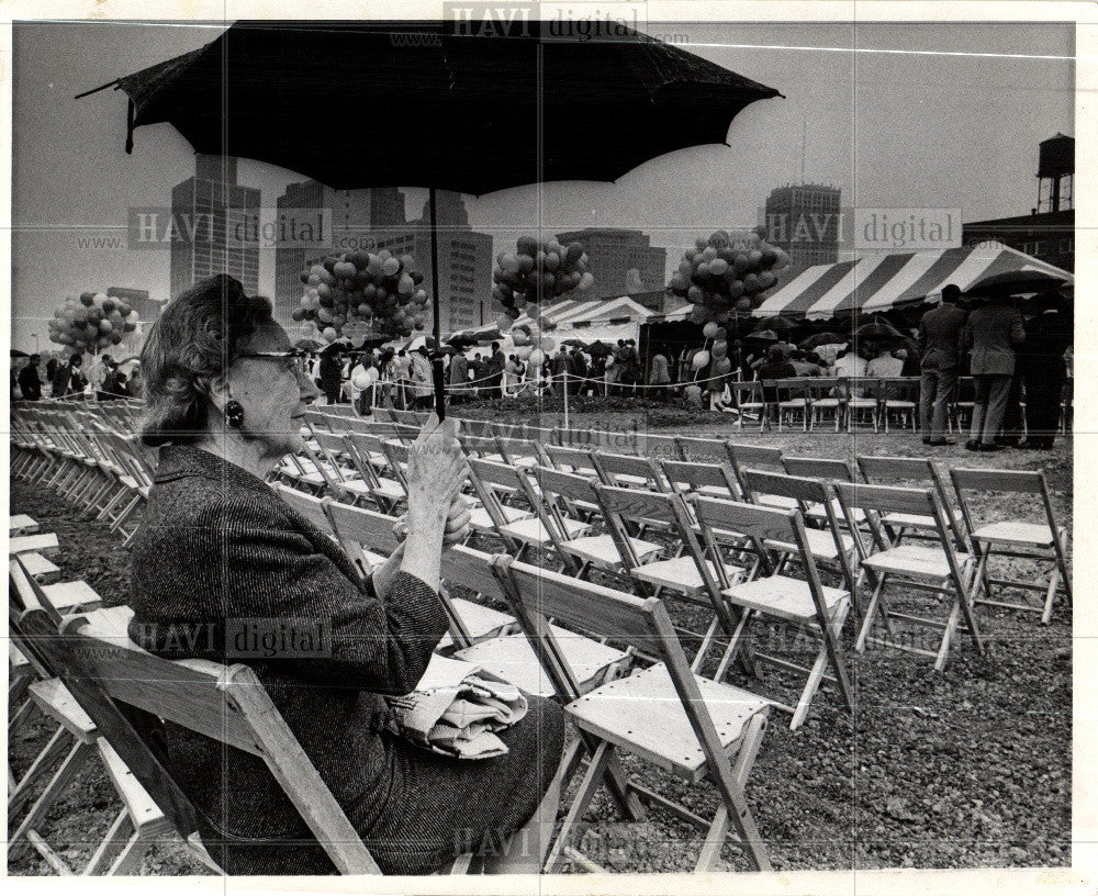 1973 Press Photo Renaissance Center Eleanor Hackenson - Historic Images