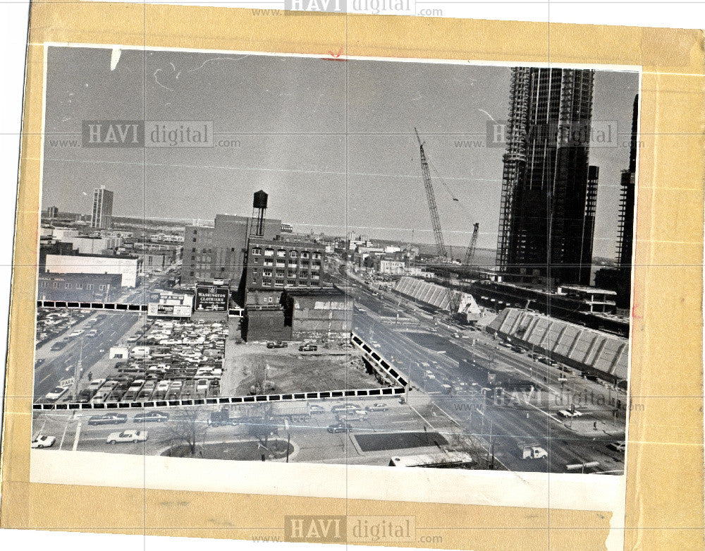 1976 Press Photo Renaissance Center parking structure - Historic Images