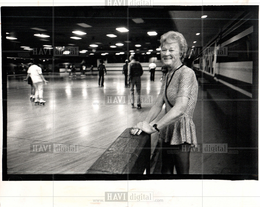 1988 Press Photo Roller Skating ruth hacker - Historic Images