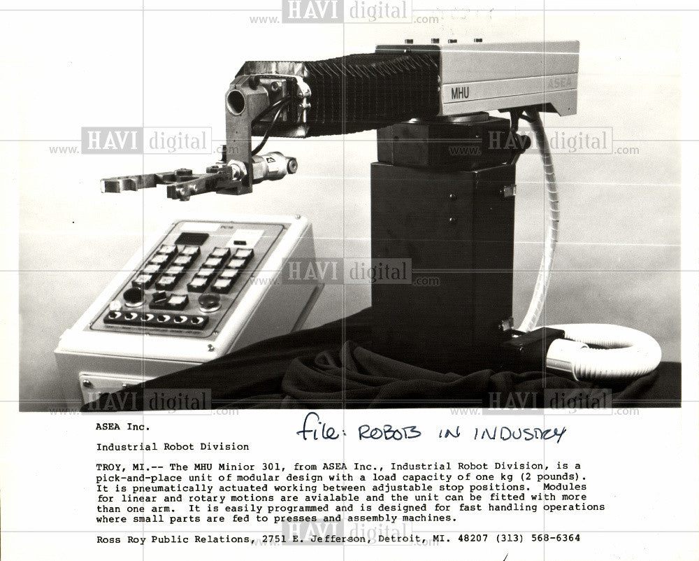 1982 Press Photo MHU Minior 301 Industrial Robot - Historic Images