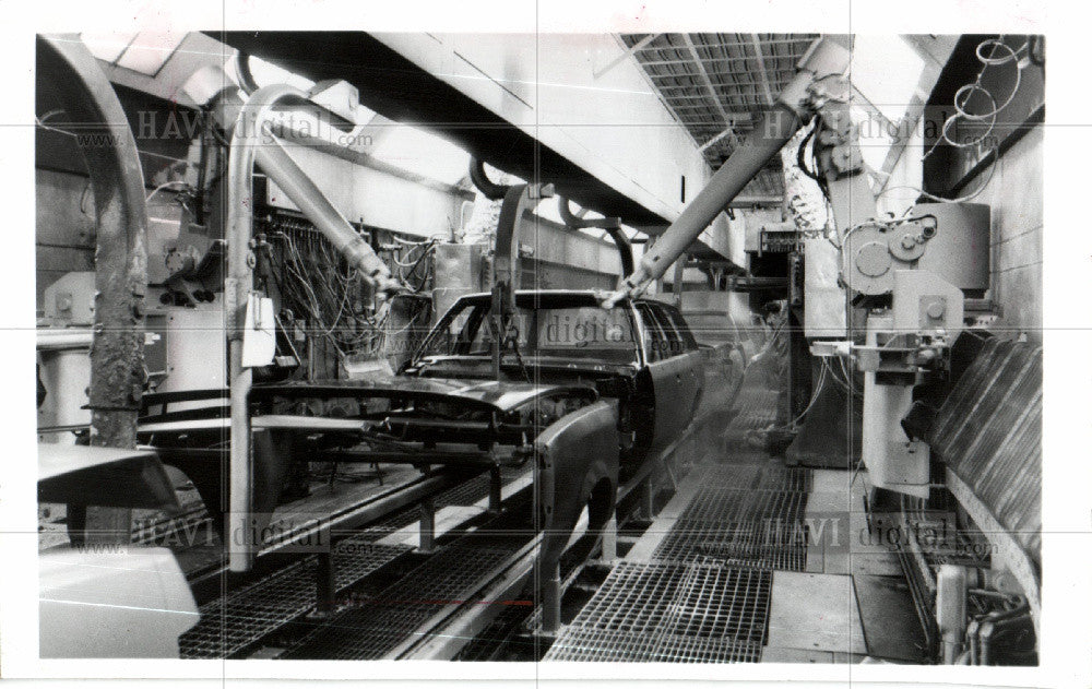 1985 Press Photo Robot computer electronic machine - Historic Images
