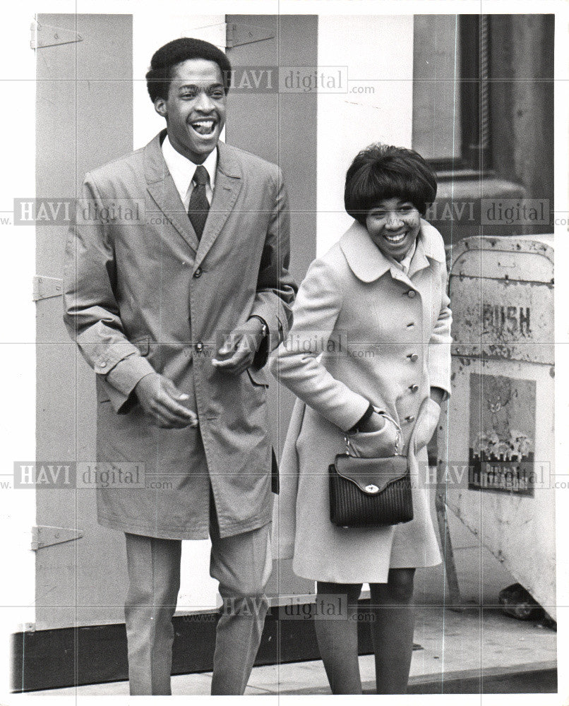 Press Photo Detroit Riot, Race - Historic Images