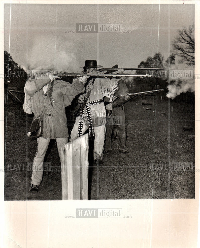 1987 Press Photo Rifle firearm shoulder barrel - Historic Images