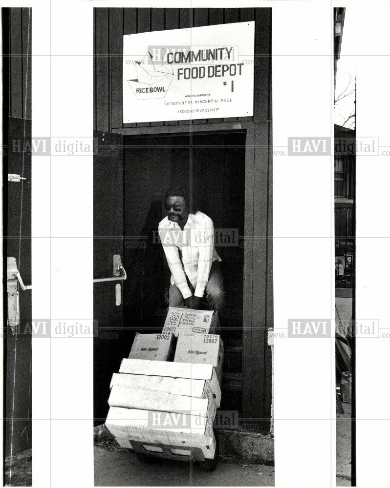 1985 Press Photo Floyd Herman delivers frozen food depo - Historic Images