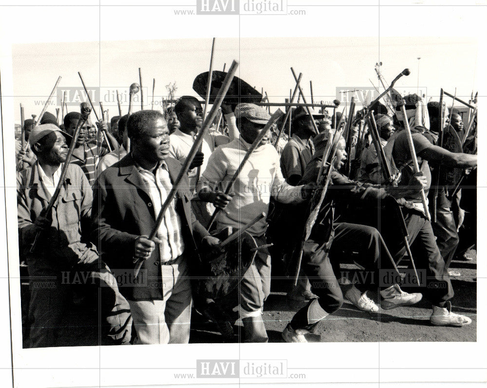 1986 Press Photo Zulus rally Chief Mangosuthu Buthulezi - Historic Images