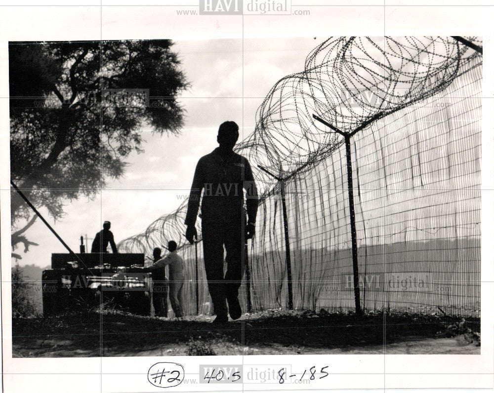 1988 Press Photo South African Farmers Serve Military - Historic Images