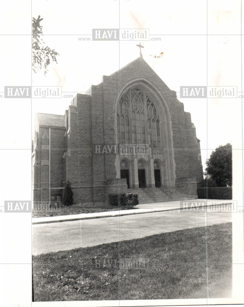 1988 Press Photo St Martin Catholic Church Detroit - Historic Images