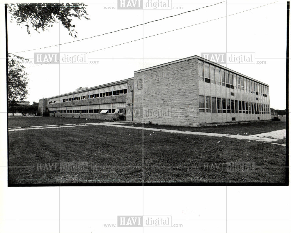 1984 Press Photo St Martin DePorres High School - Historic Images