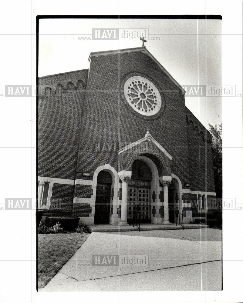 1988 Press Photo catholic church saint luke detroit - Historic Images