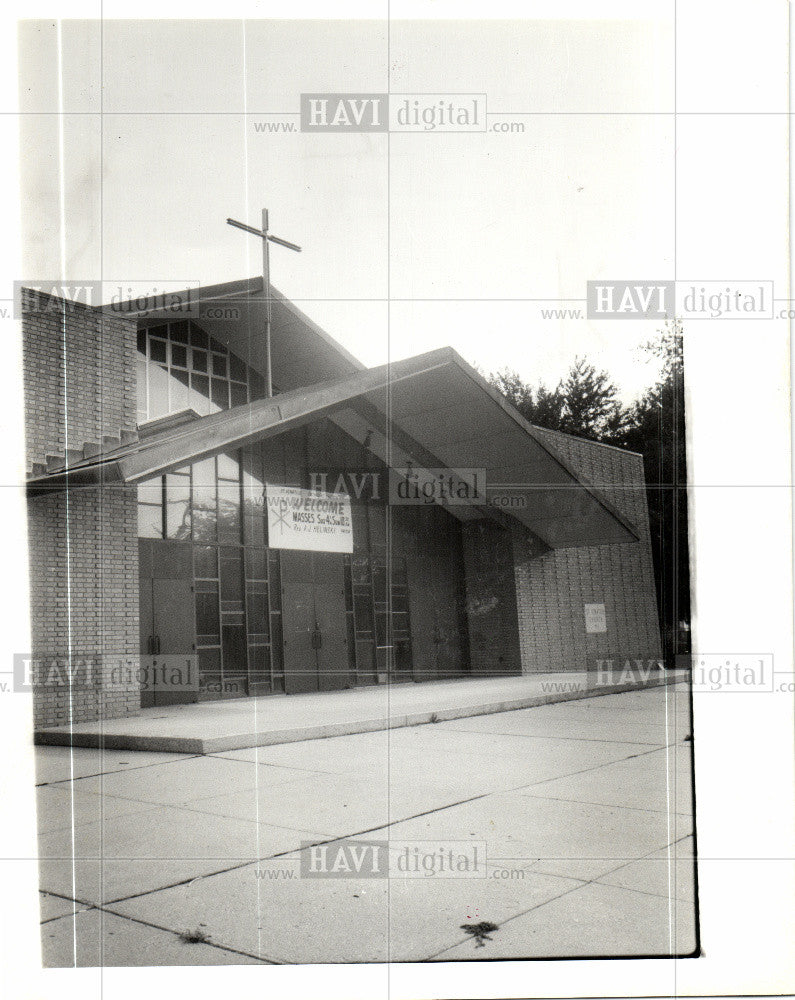 1988 Press Photo Saint Ignatius Soldier - Historic Images