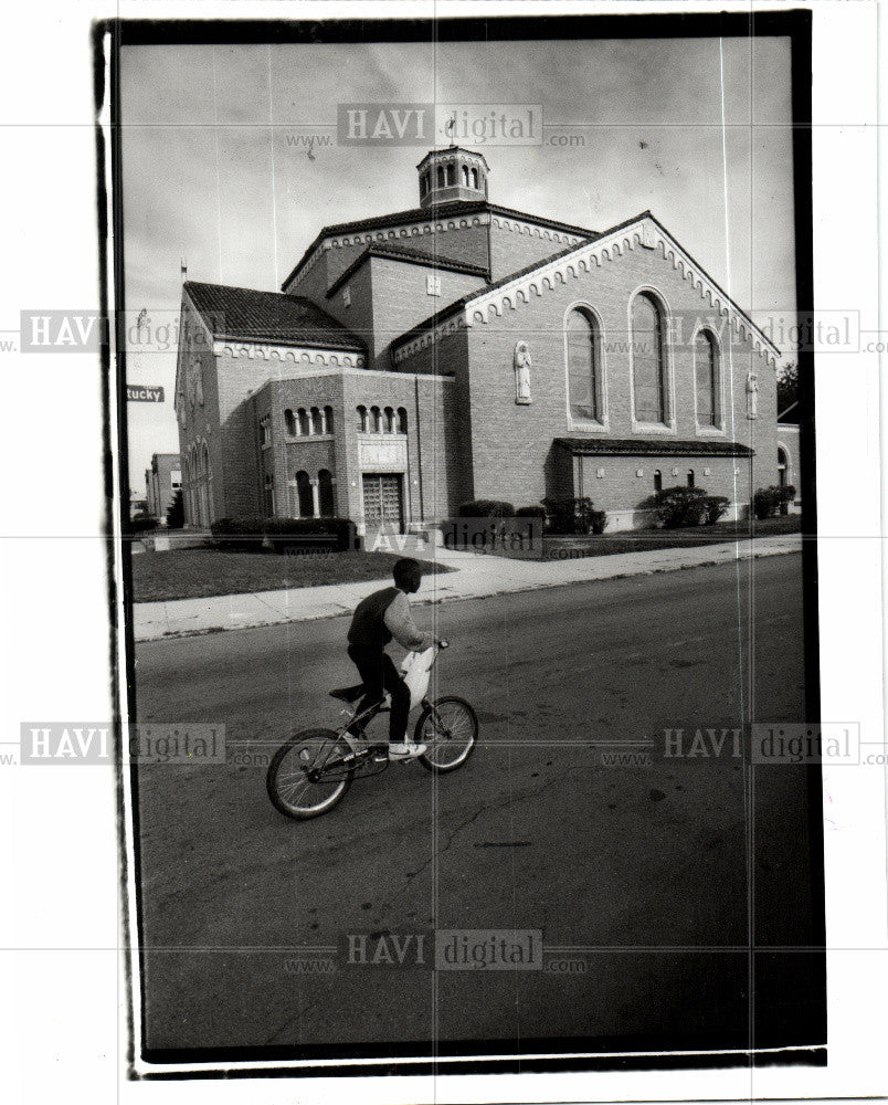 1988 Press Photo St. Brigid church Schoolcraft - Historic Images