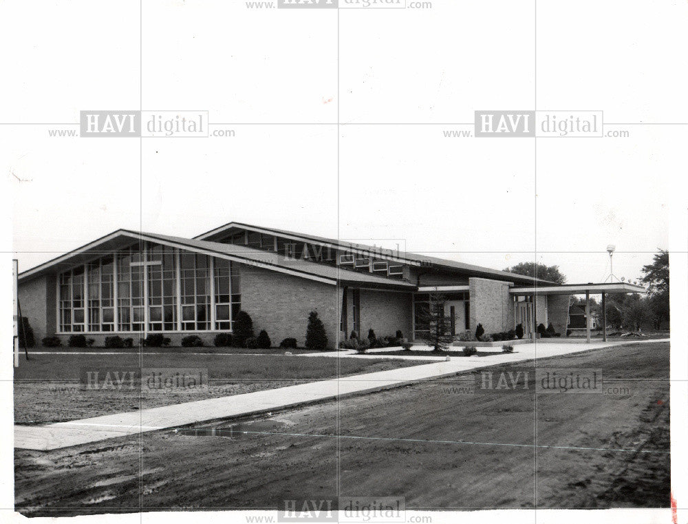 1957 Press Photo St Barnabas Catholic Church Eastpointe - Historic Images