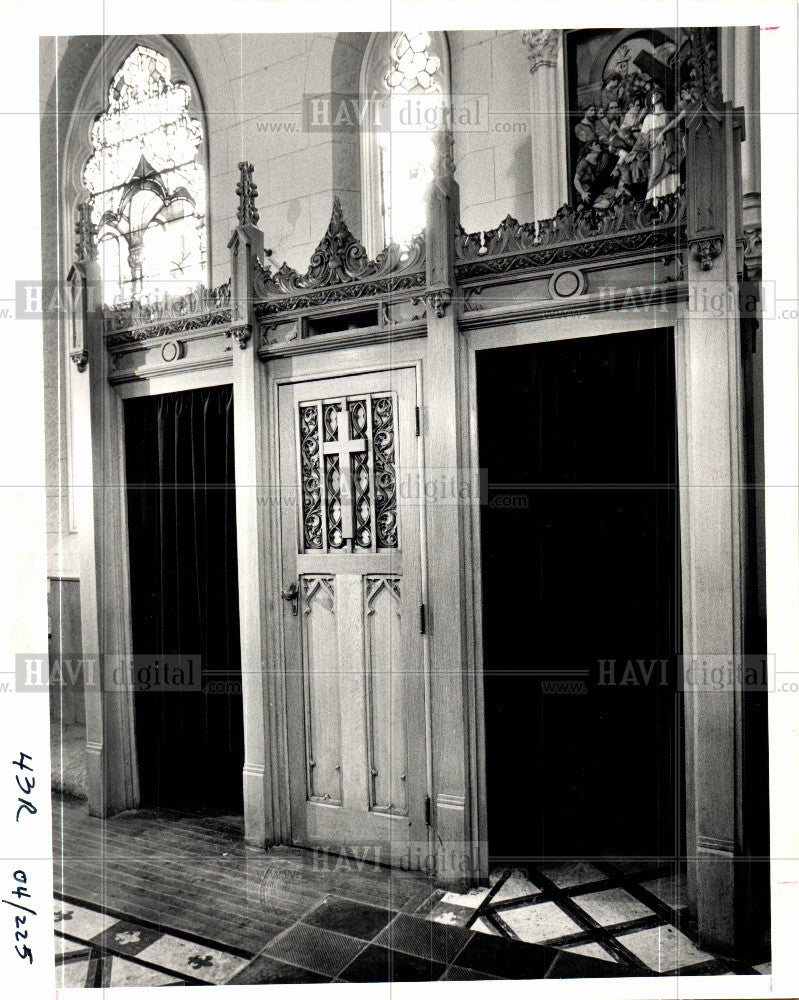 1986 Press Photo confessional catholic church St. Anne - Historic Images